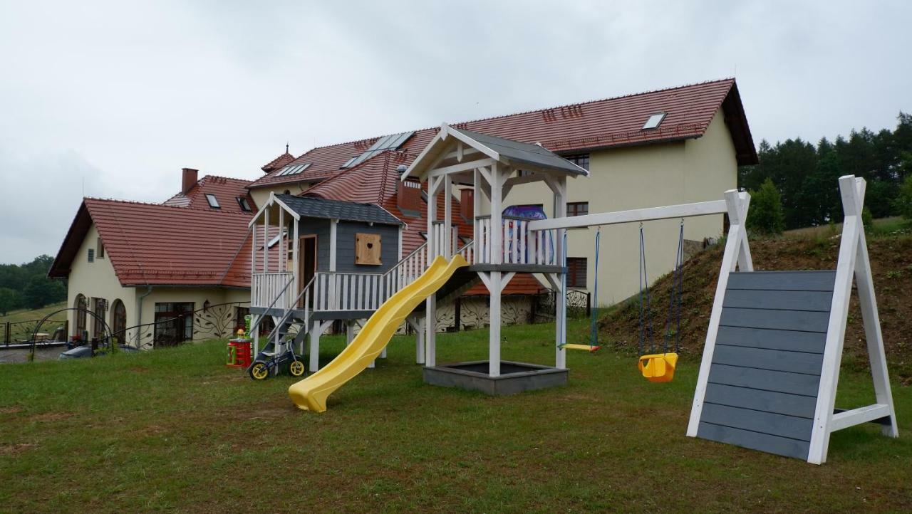 Lesny Kurort W Gierczynie Aparthotel ชเวียราโดว์-สโดรยจ์ ภายนอก รูปภาพ